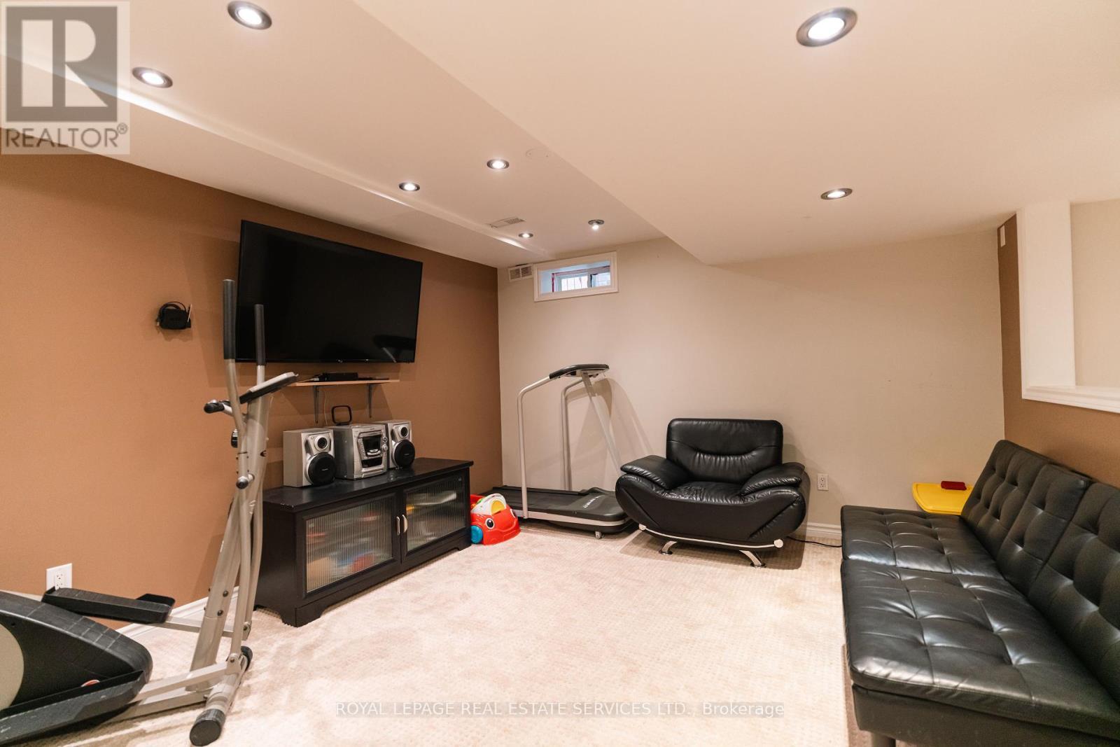 












1339 DUVAL DRIVE

,
Mississauga,




Ontario
L5V2W5

