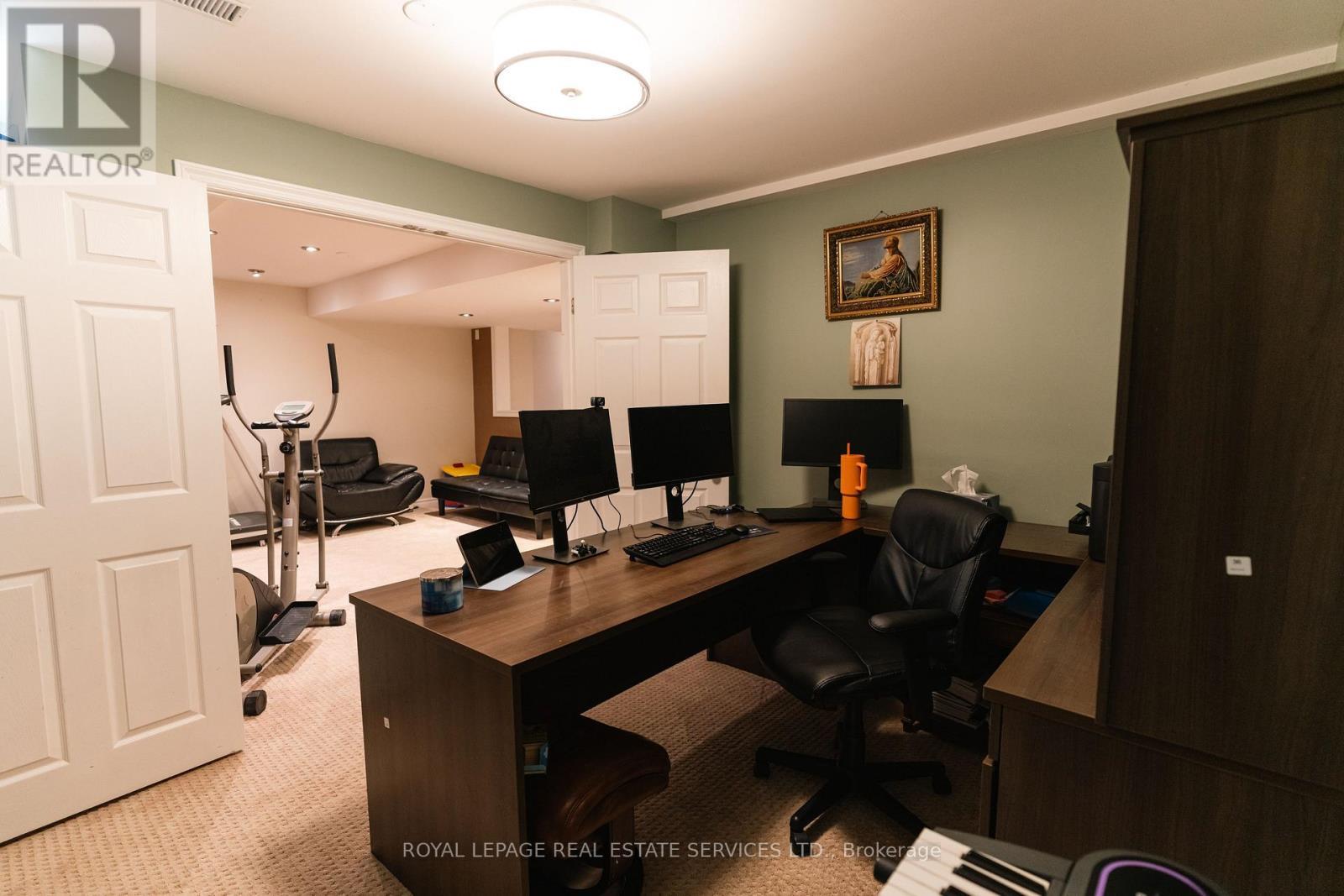 












1339 DUVAL DRIVE

,
Mississauga,




Ontario
L5V2W5

