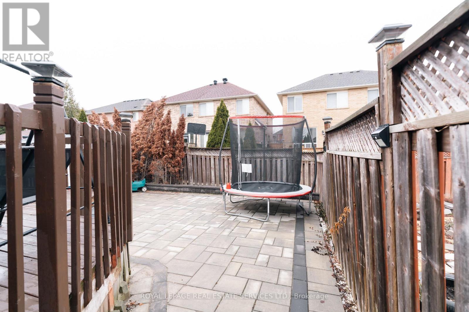 












1339 DUVAL DRIVE

,
Mississauga,




Ontario
L5V2W5

