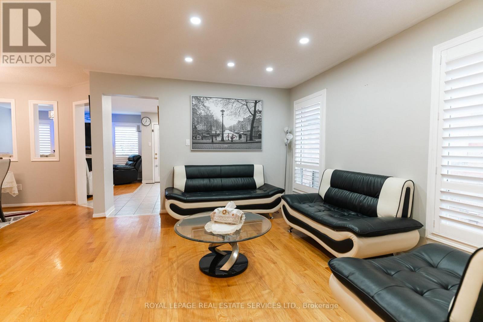 












1339 DUVAL DRIVE

,
Mississauga,




Ontario
L5V2W5

