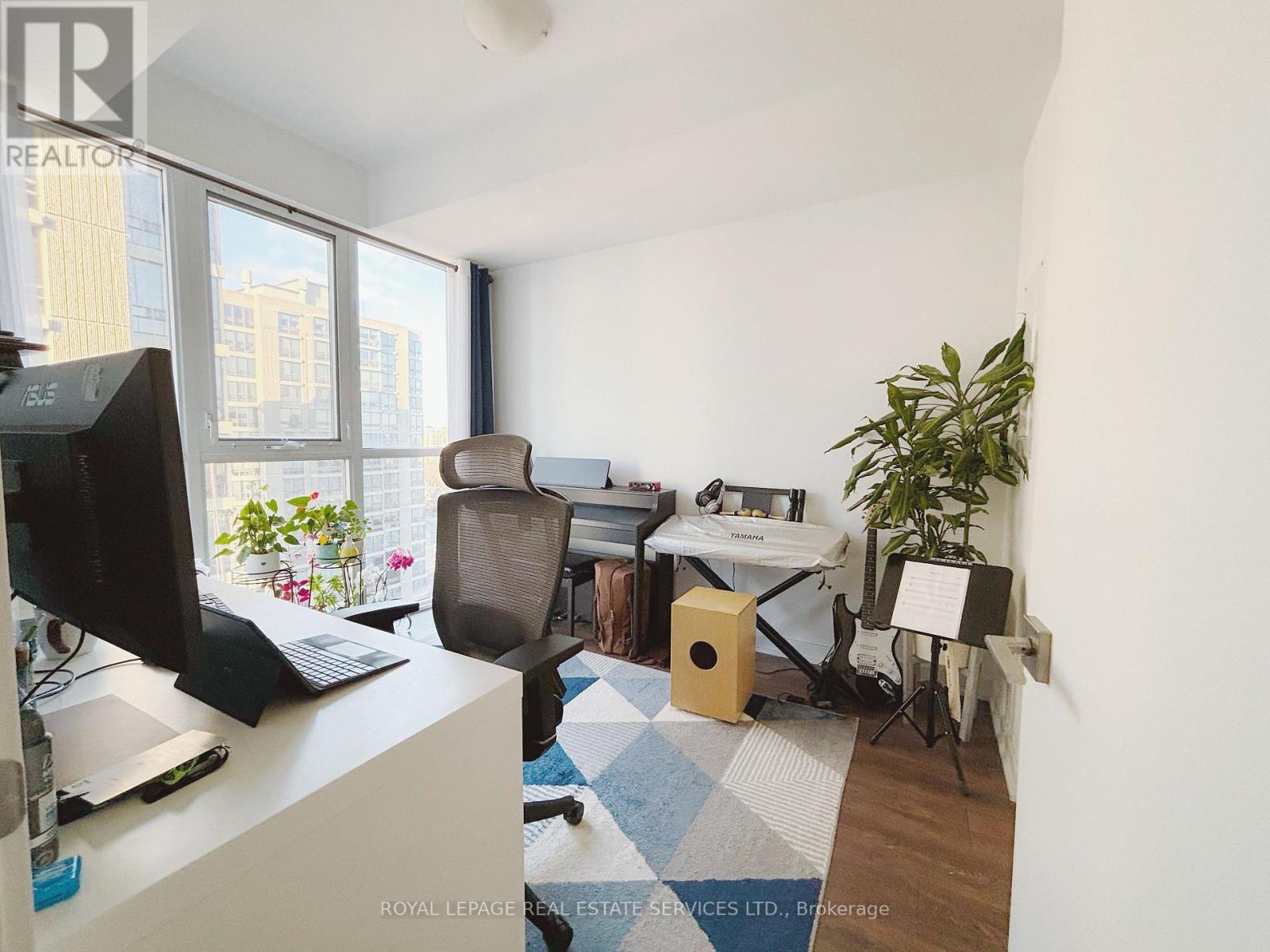 












1401 - 609 AVENUE ROAD

,
Toronto,




Ontario
M4V2K3

