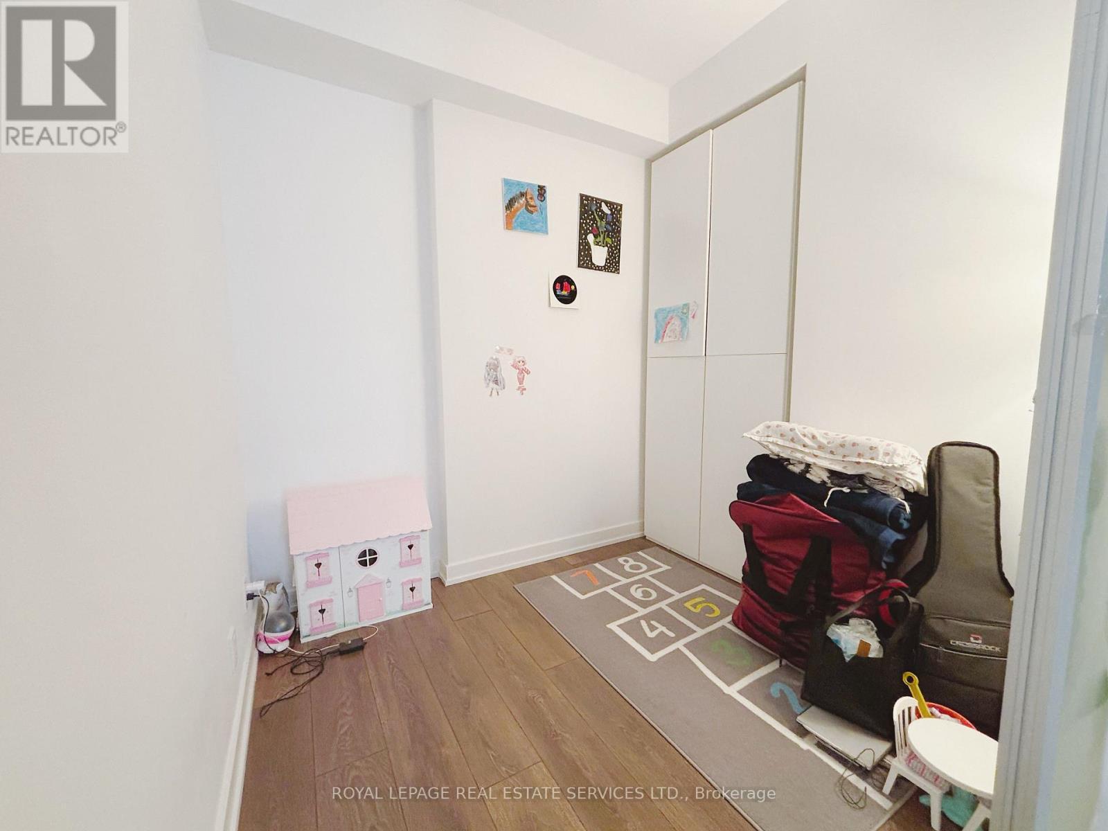 












1401 - 609 AVENUE ROAD

,
Toronto,




Ontario
M4V2K3

