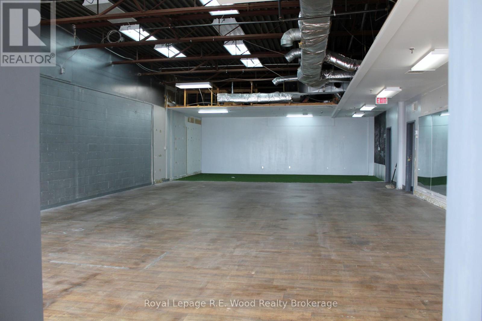












102 TILLSON AVENUE E

,
Tillsonburg,




Ontario
N4G3A4

