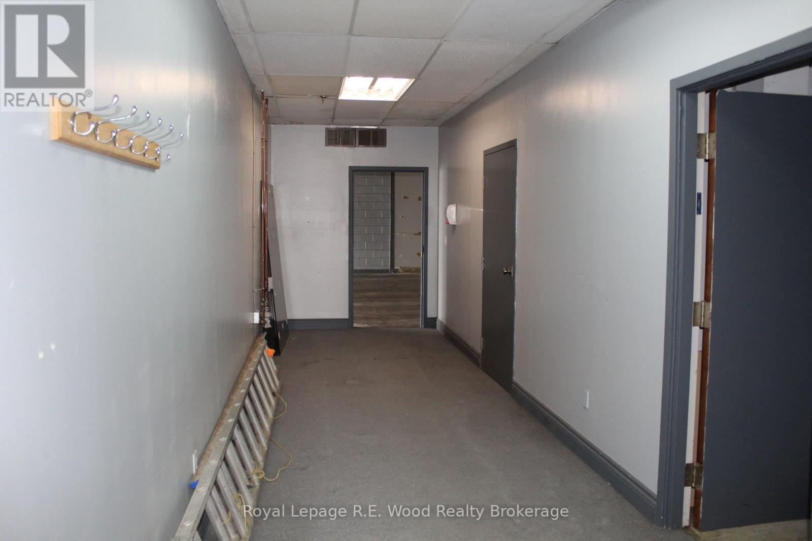 












102 TILLSON AVENUE E

,
Tillsonburg,




Ontario
N4G3A4

