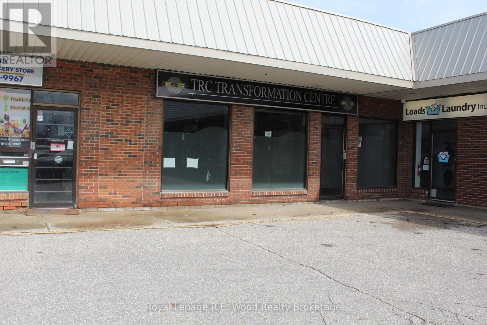 












102 TILLSON AVENUE E

,
Tillsonburg,




Ontario
N4G3A4

