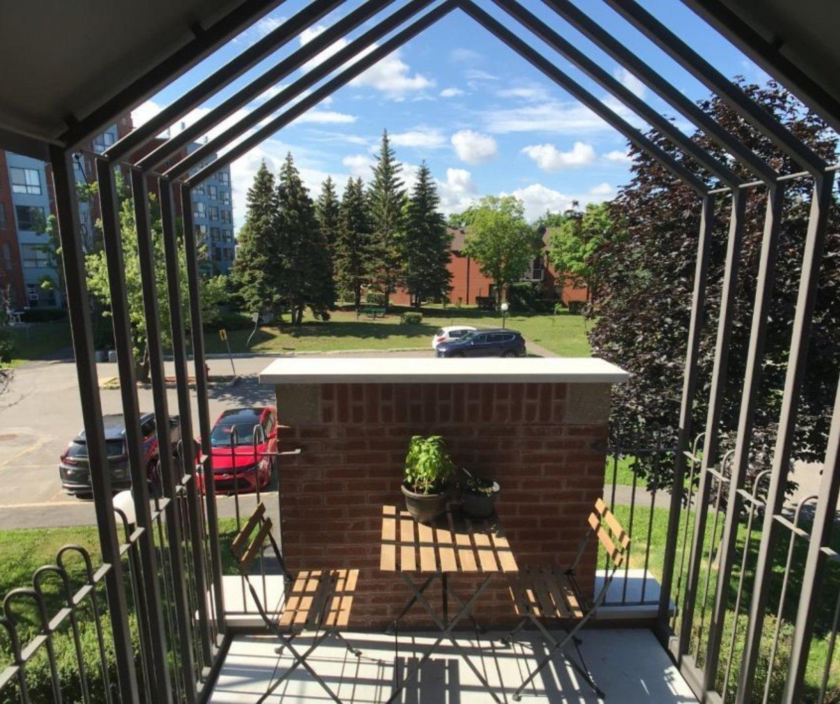 









7011


Av. Rondeau

,
Montréal (Anjou),




QC
H1K4W5

