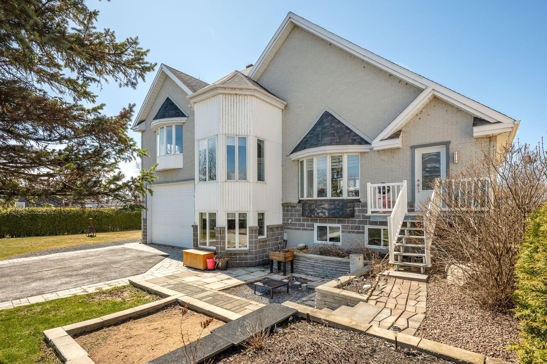 









1457


1re Rue

,
Saint-Paul-de-l'Île-aux-Noix,




QC
J0J1G0

