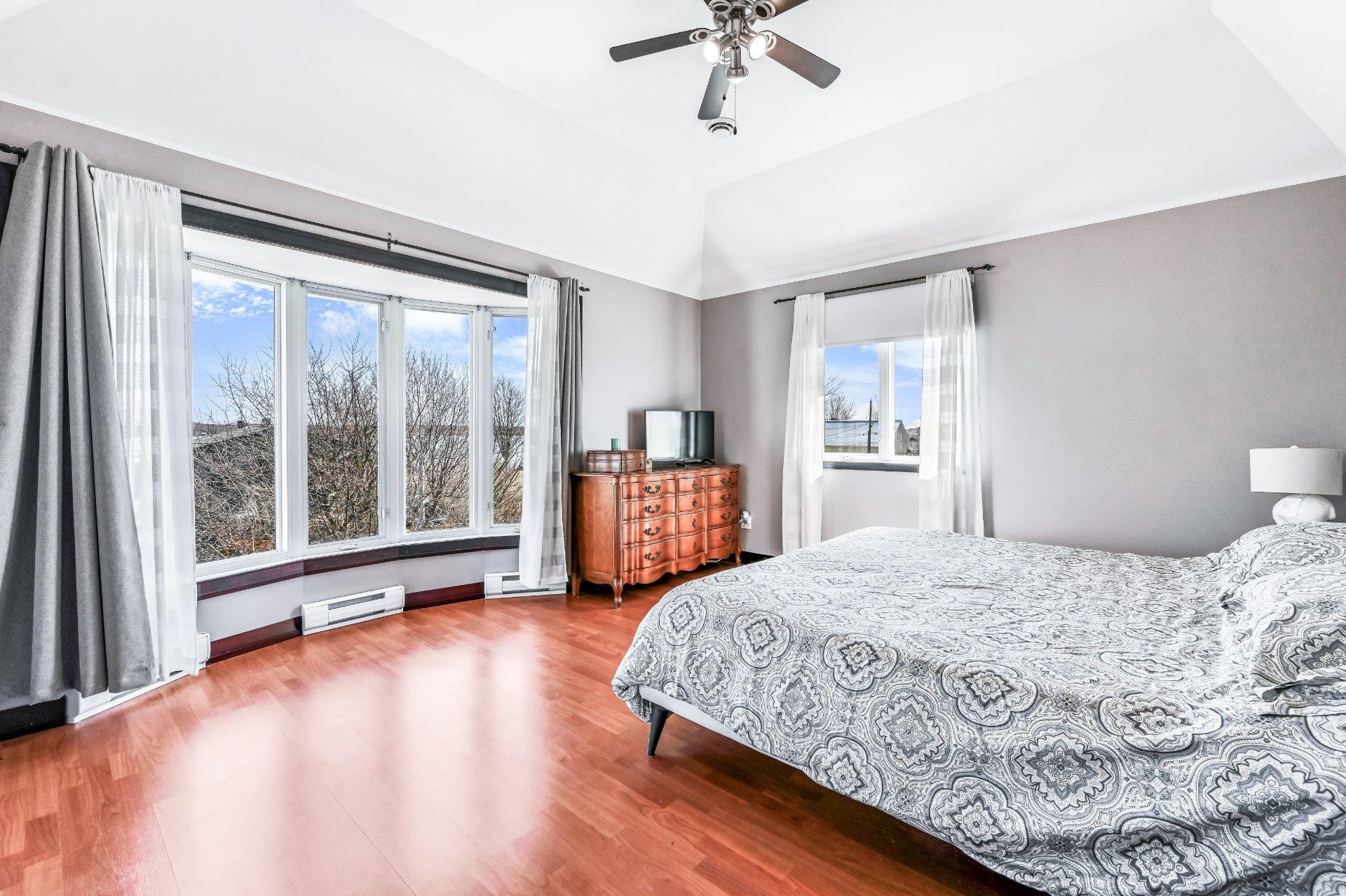 









1457


1re Rue

,
Saint-Paul-de-l'Île-aux-Noix,




QC
J0J1G0

