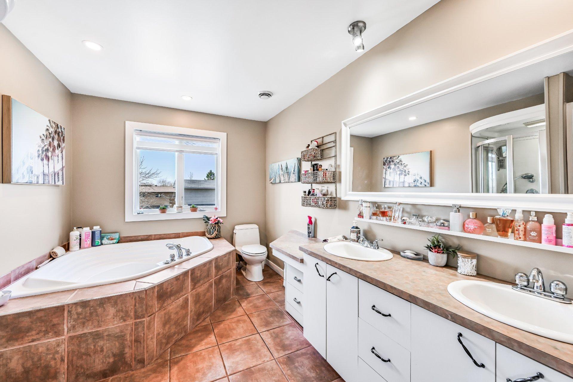 









1457


1re Rue

,
Saint-Paul-de-l'Île-aux-Noix,




QC
J0J1G0

