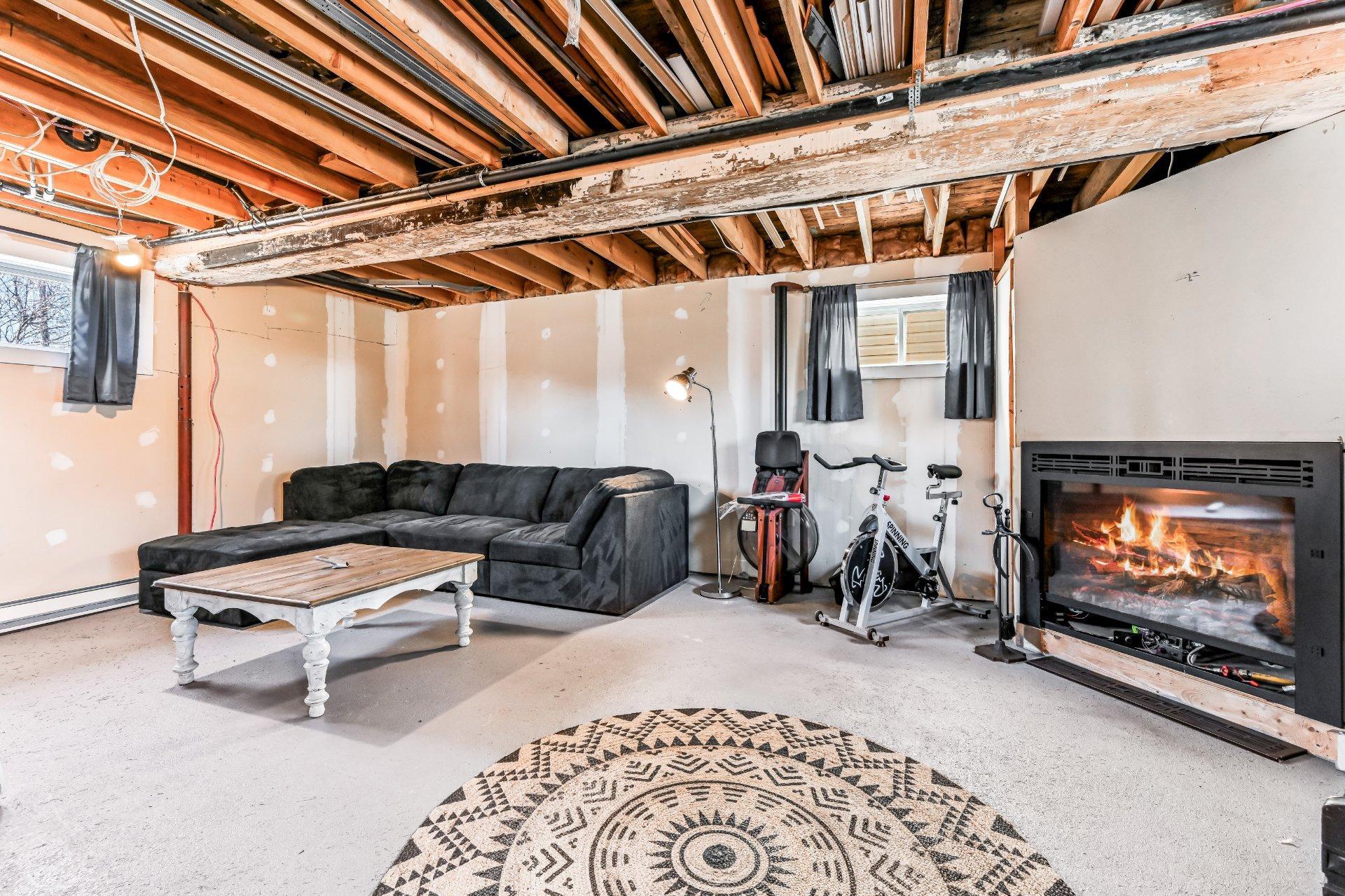 









1457


1re Rue

,
Saint-Paul-de-l'Île-aux-Noix,




QC
J0J1G0

