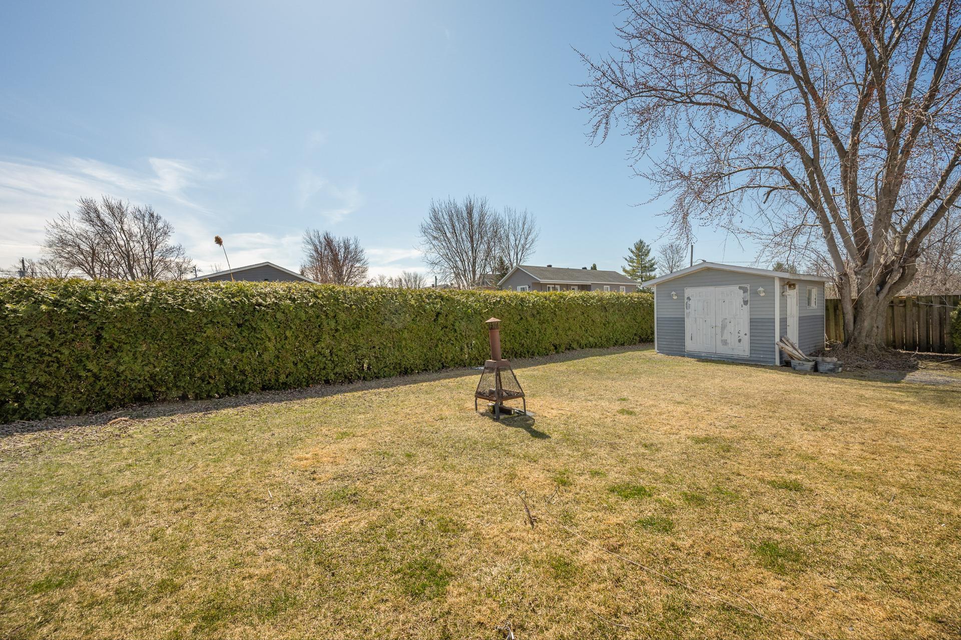 









1457


1re Rue

,
Saint-Paul-de-l'Île-aux-Noix,




QC
J0J1G0

