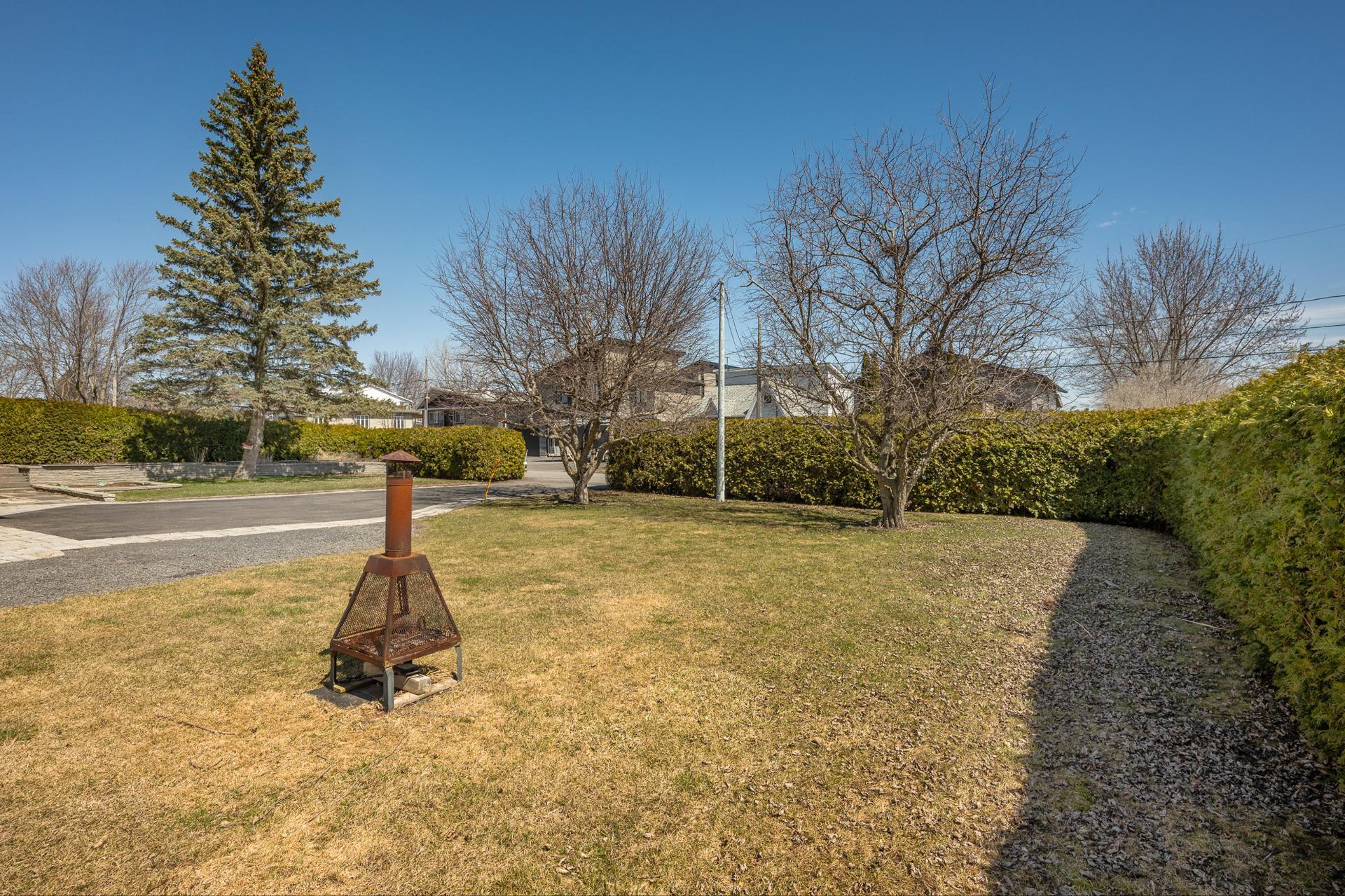 









1457


1re Rue

,
Saint-Paul-de-l'Île-aux-Noix,




QC
J0J1G0

