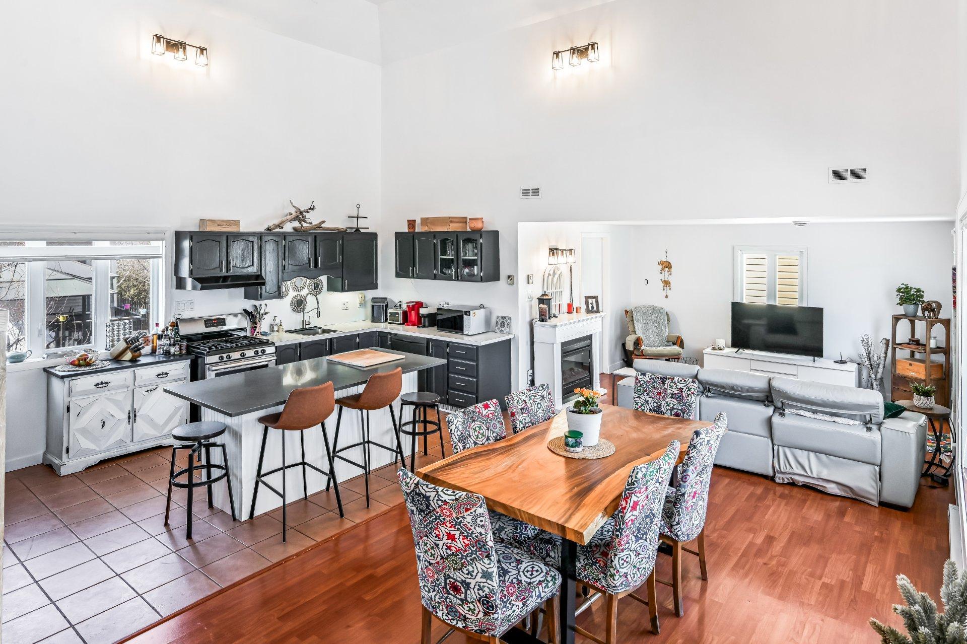 









1457


1re Rue

,
Saint-Paul-de-l'Île-aux-Noix,




QC
J0J1G0


