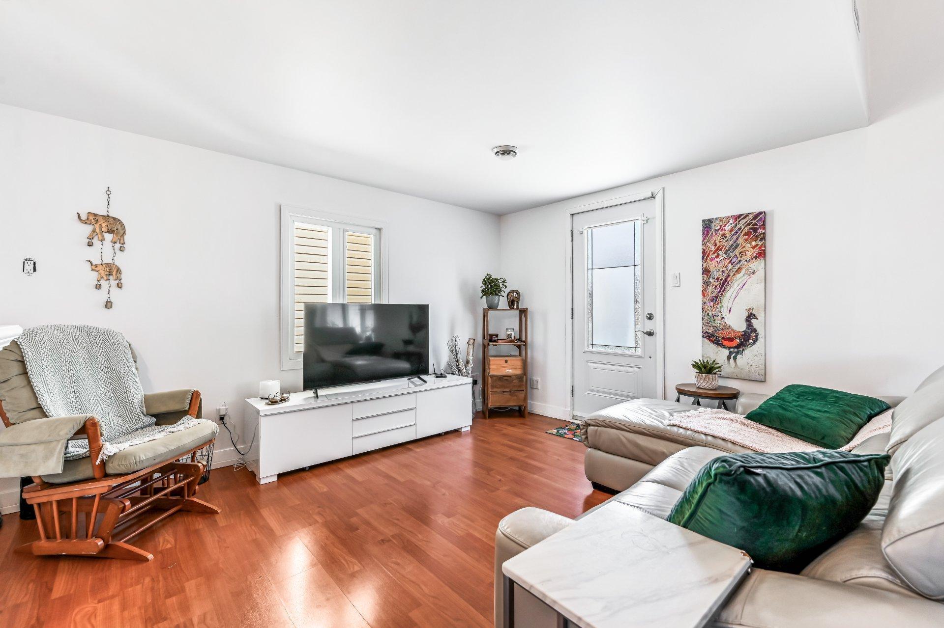









1457


1re Rue

,
Saint-Paul-de-l'Île-aux-Noix,




QC
J0J1G0

