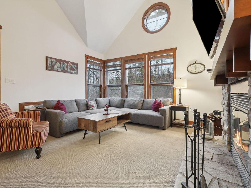 









223


Ch. des Quatre-Sommets

, 3,
Mont-Tremblant,




QC
J8E1C6

