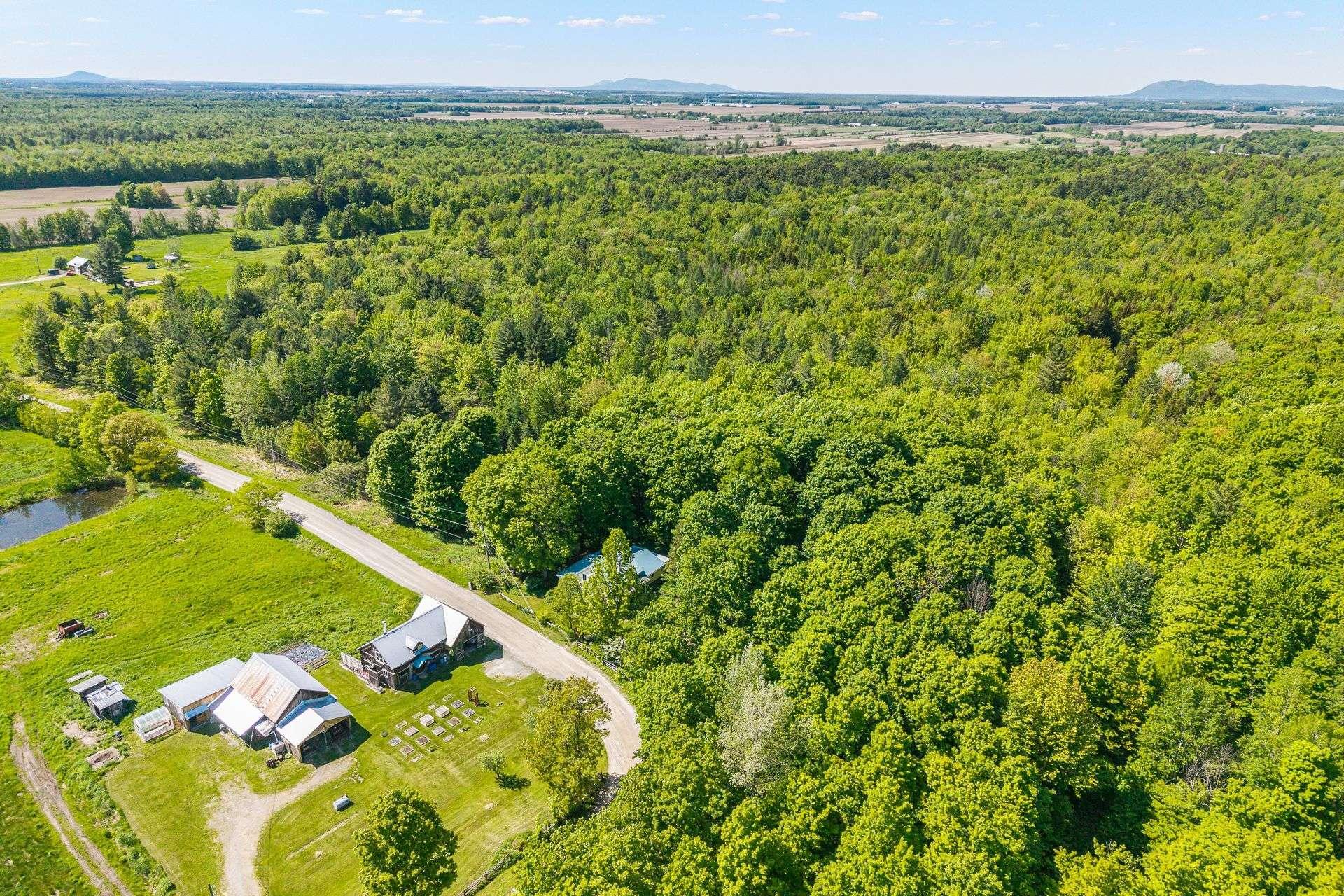 









120

 - 123


Ch. Lawrence

,
Brigham,




QC
J2K4Z8

