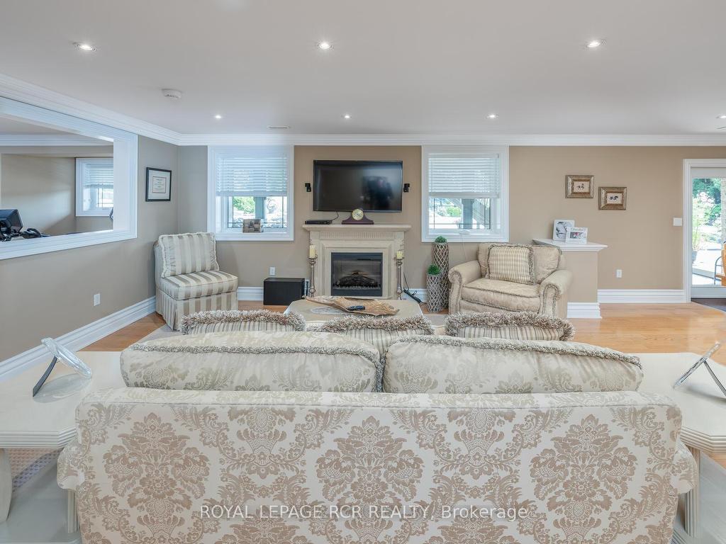 









4987


Fourth

Line,
Halton Hills,




ON
L7J 2L8

