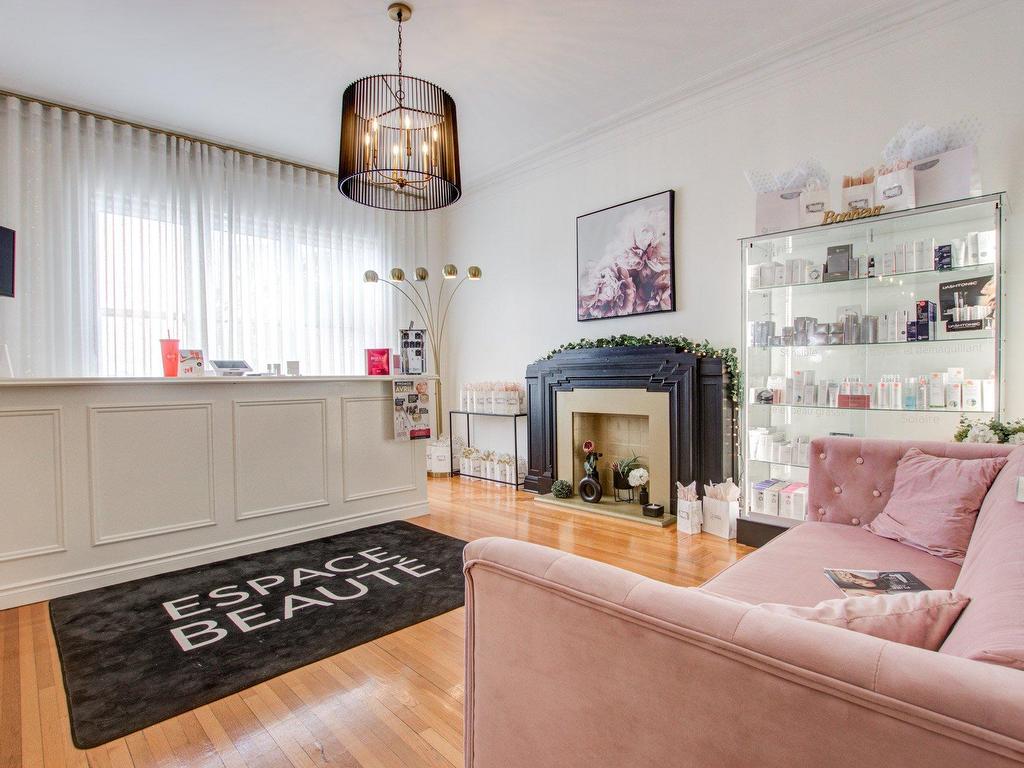 









47

 - 47A


Rue du Roi

,
Sorel-Tracy,




QC
J3P4M6

