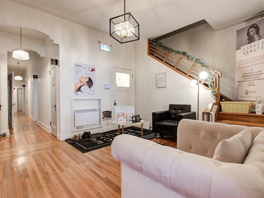 









47

 - 47A


Rue du Roi

,
Sorel-Tracy,




QC
J3P4M6

