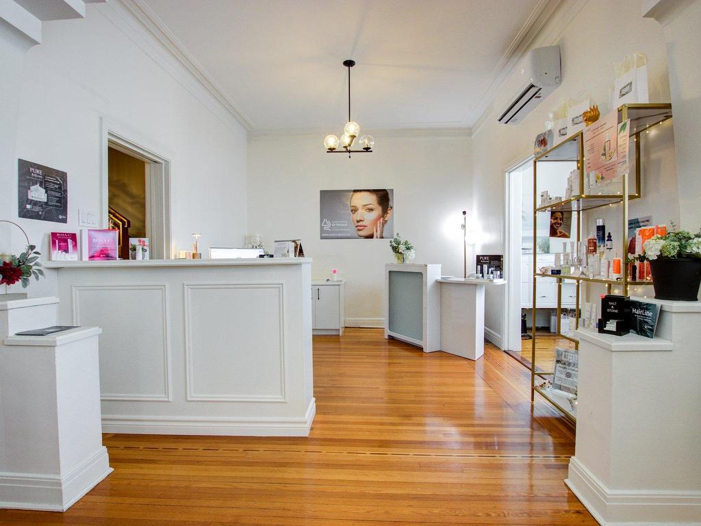 









47

 - 47A


Rue du Roi

,
Sorel-Tracy,




QC
J3P4M6

