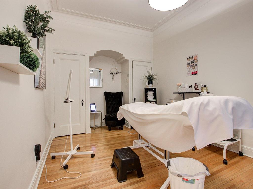 









47

 - 47A


Rue du Roi

,
Sorel-Tracy,




QC
J3P4M6

