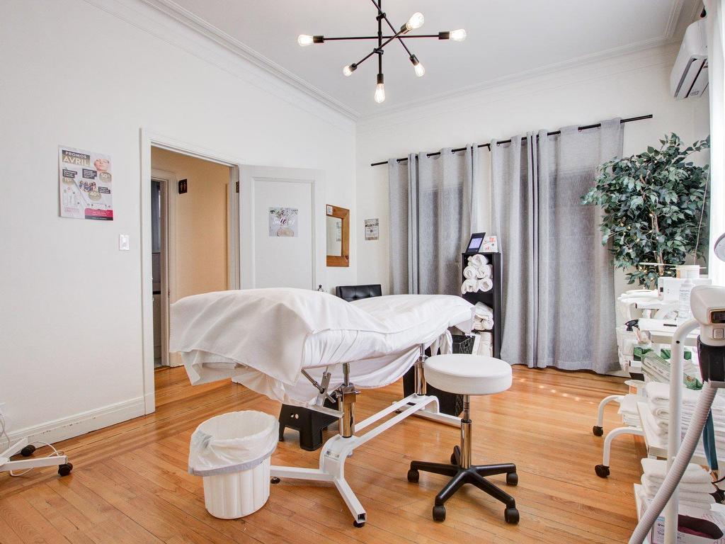 









47

 - 47A


Rue du Roi

,
Sorel-Tracy,




QC
J3P4M6

