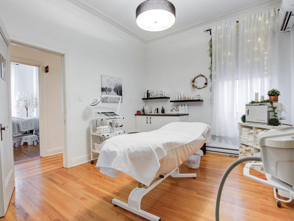 









47

 - 47A


Rue du Roi

,
Sorel-Tracy,




QC
J3P4M6

