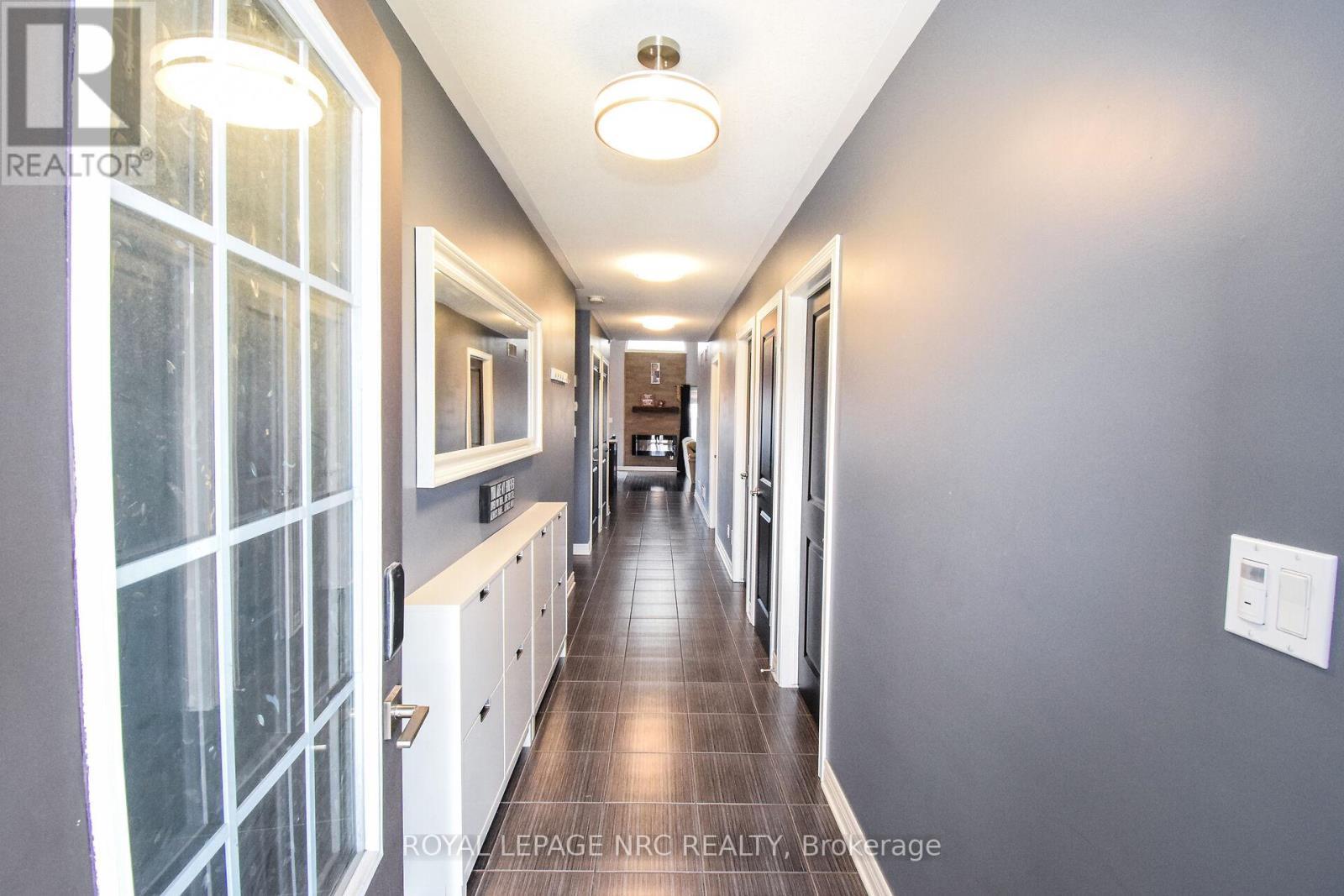












210 CLASSIC AVENUE

,
Welland (Lincoln/Crowland),




Ontario
L3B0A4

