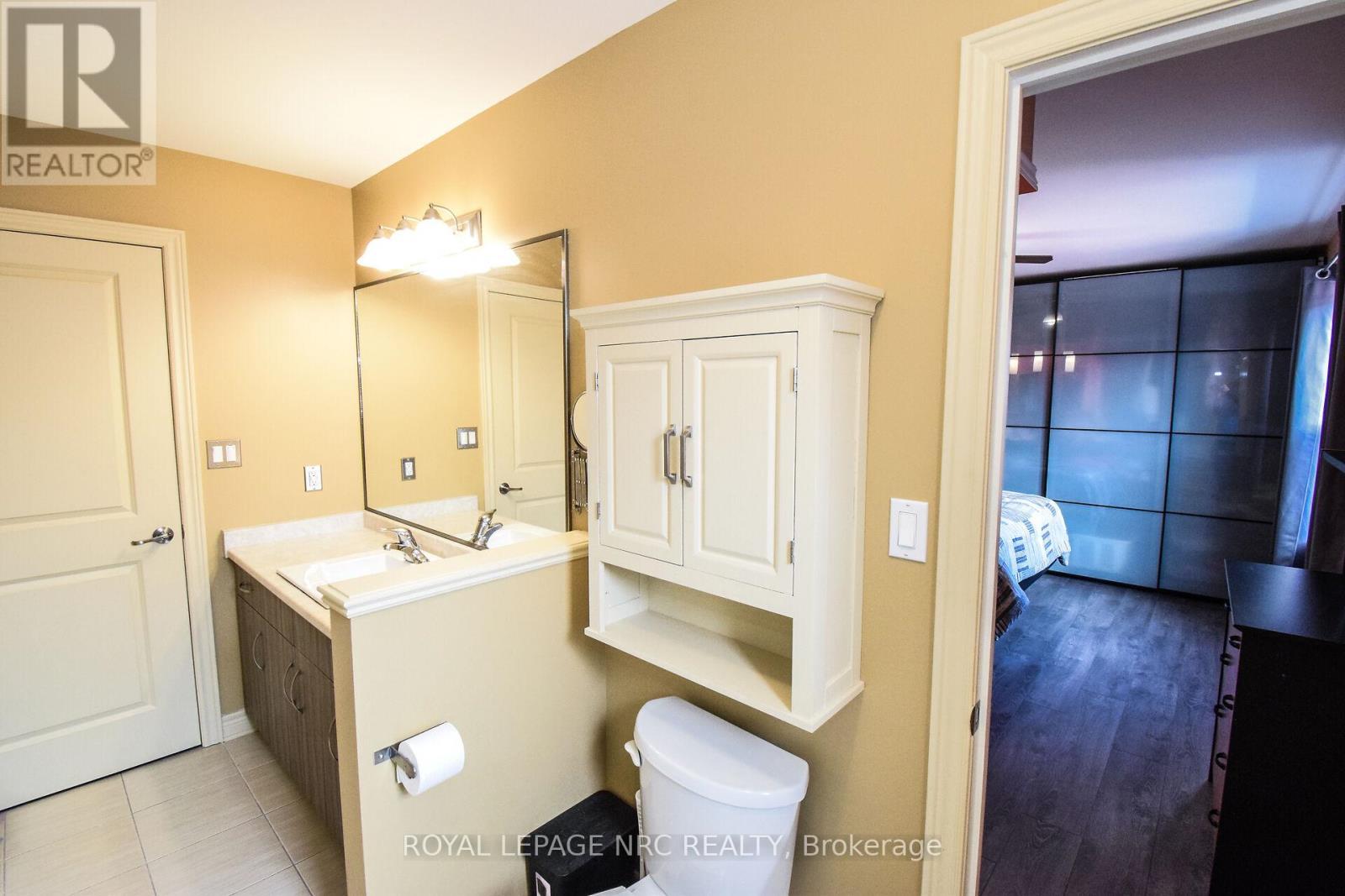 












210 CLASSIC AVENUE

,
Welland (Lincoln/Crowland),




Ontario
L3B0A4

