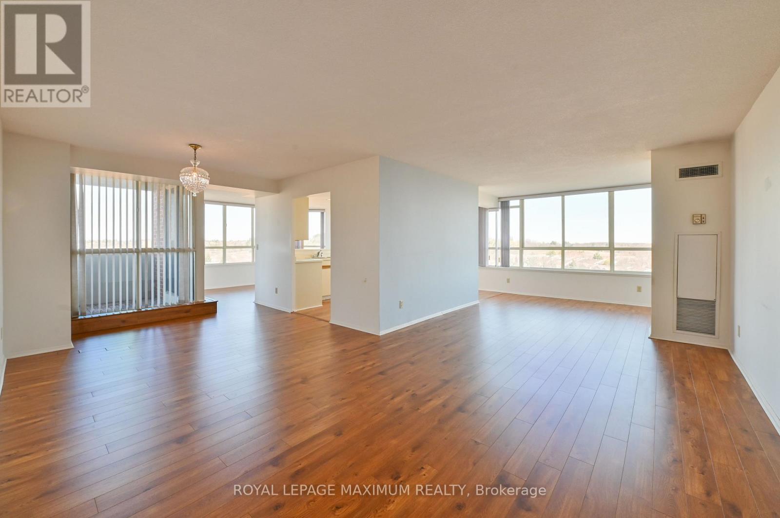 












804 - 33 WELDRICK ROAD E

,
Richmond Hill,




Ontario
L4C8W4

