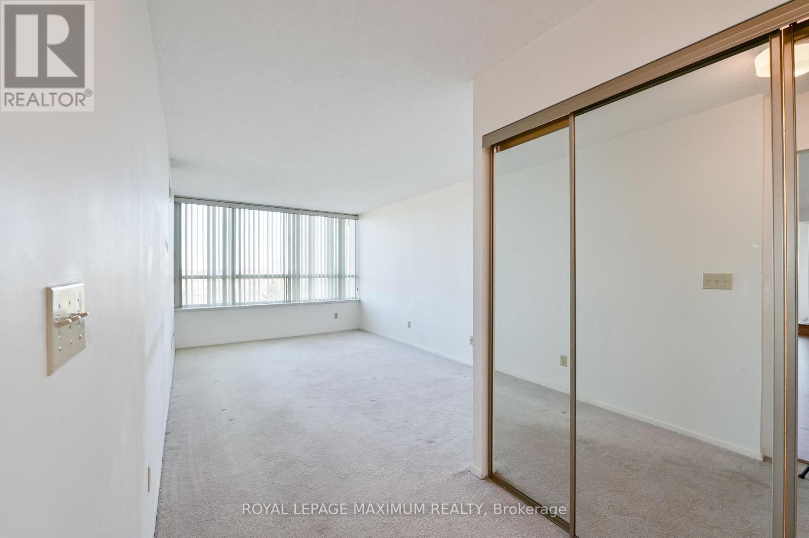 












804 - 33 WELDRICK ROAD E

,
Richmond Hill,




Ontario
L4C8W4


