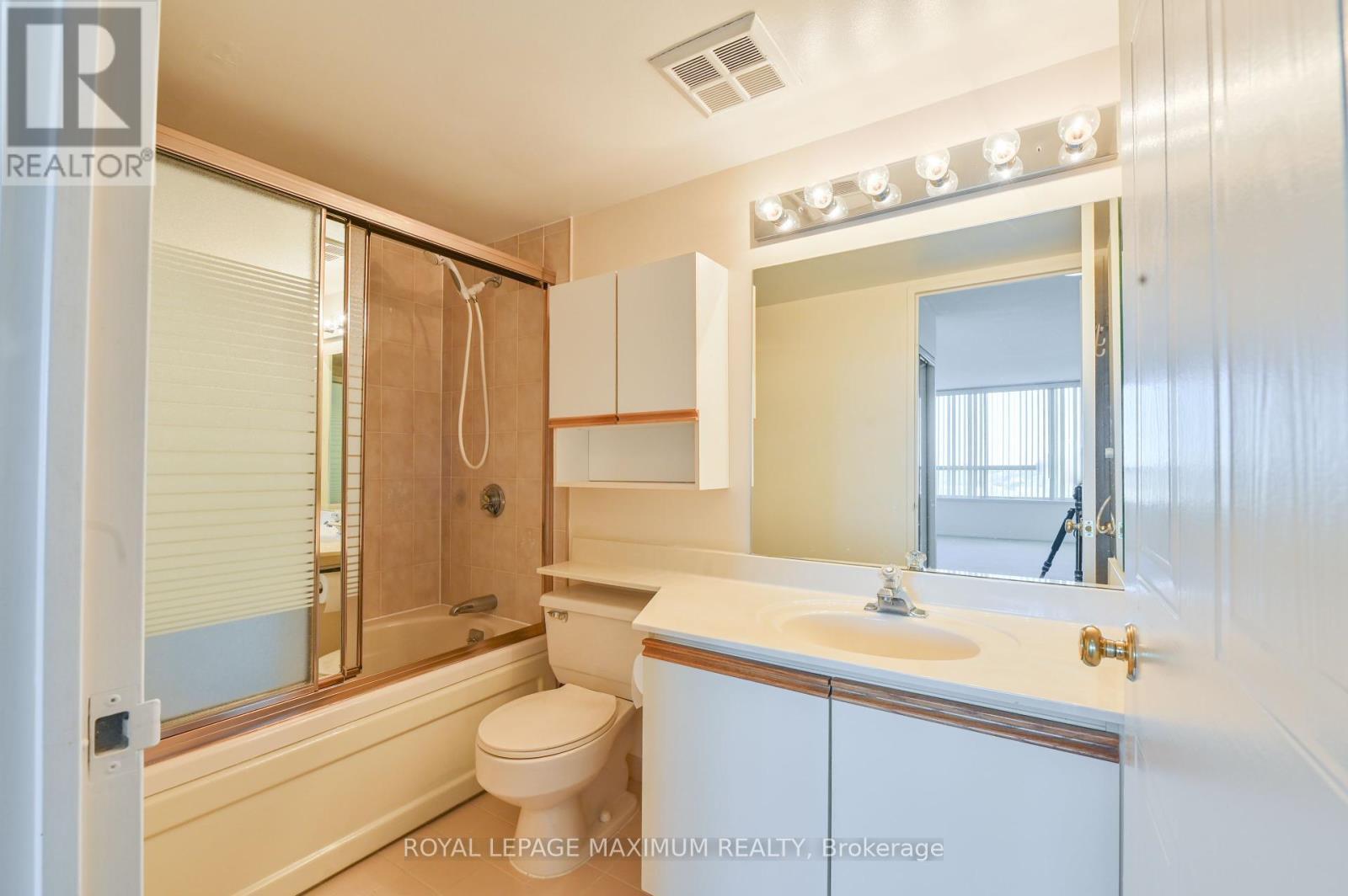 












804 - 33 WELDRICK ROAD E

,
Richmond Hill,




Ontario
L4C8W4

