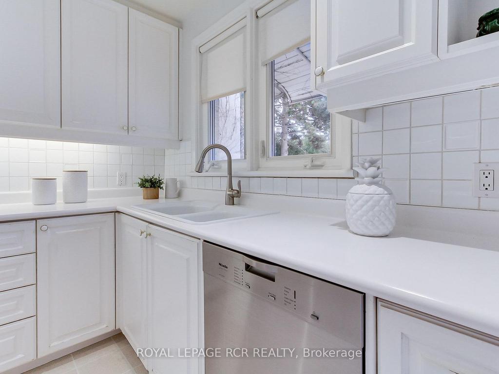 









4


Thornlea

Court,
Markham,




ON
L3T 2R2

