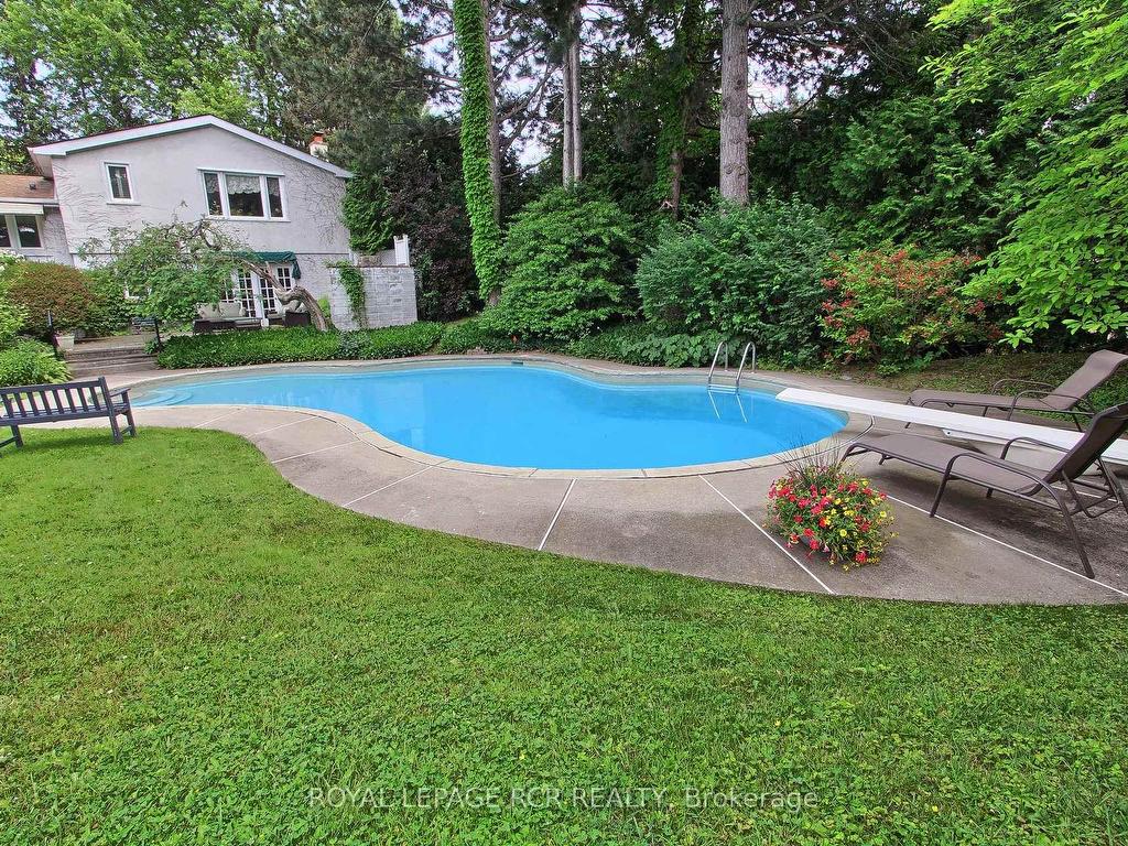 









4


Thornlea

Court,
Markham,




ON
L3T 2R2

