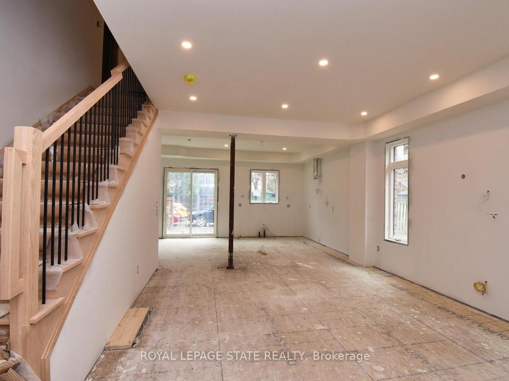 









279


Hess

Street South,
Hamilton,




ON
L8P 3P6

