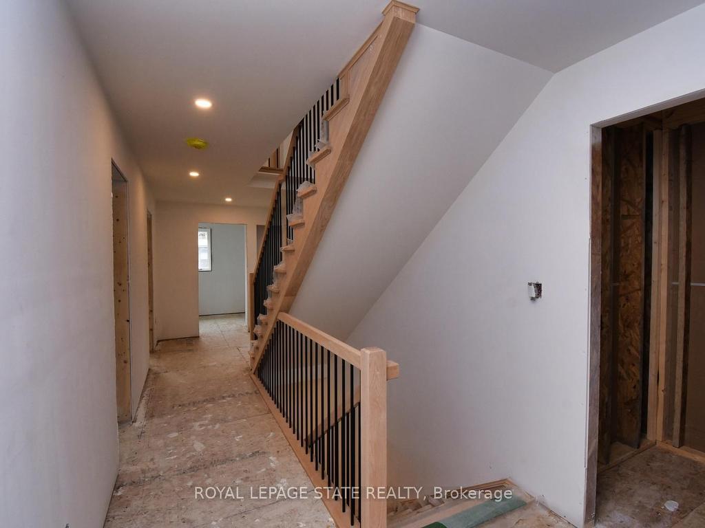 









279


Hess

Street South,
Hamilton,




ON
L8P 3P6

