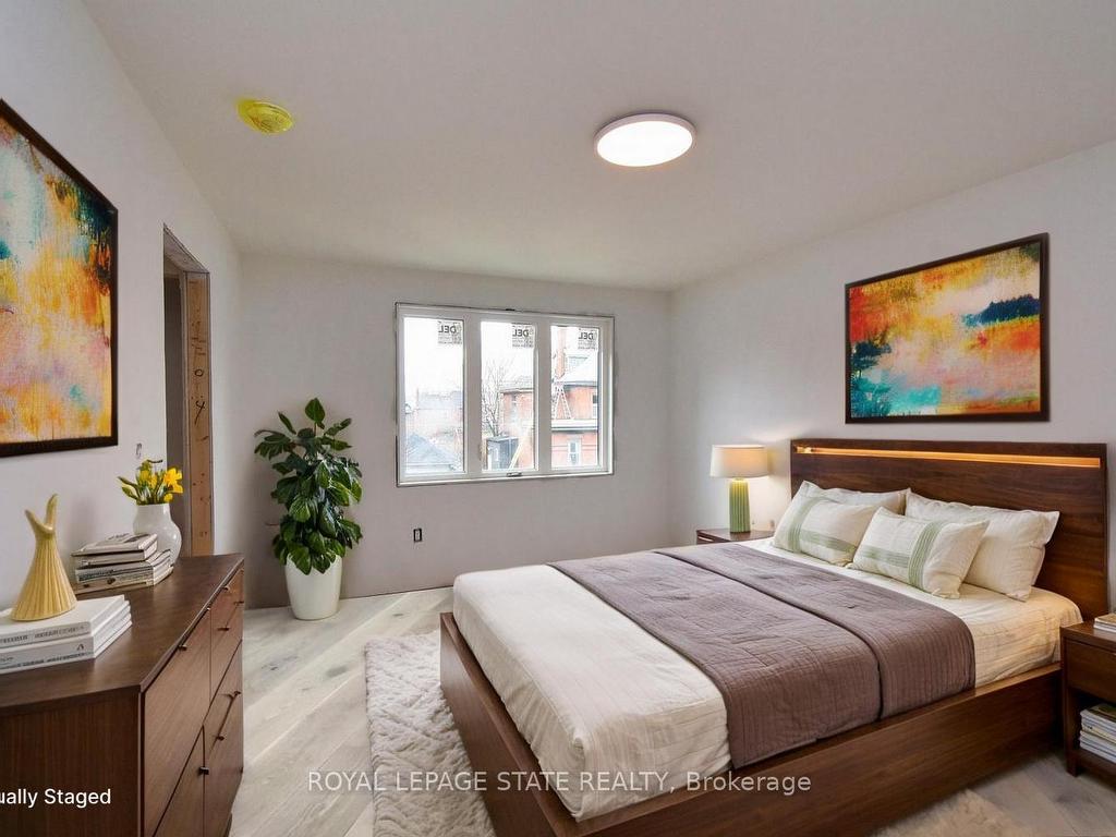 









279


Hess

Street South,
Hamilton,




ON
L8P 3P6

