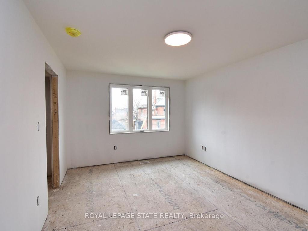 









279


Hess

Street South,
Hamilton,




ON
L8P 3P6

