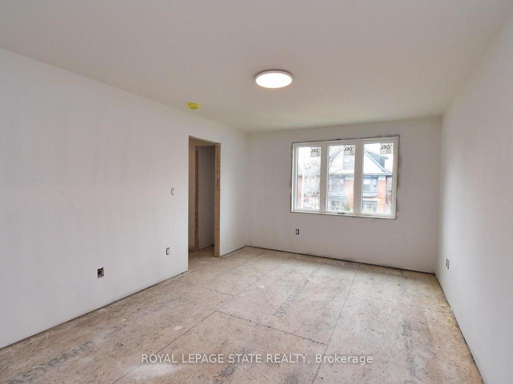 









279


Hess

Street South,
Hamilton,




ON
L8P 3P6

