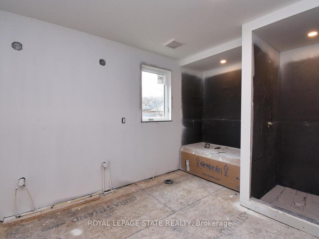 









279


Hess

Street South,
Hamilton,




ON
L8P 3P6

