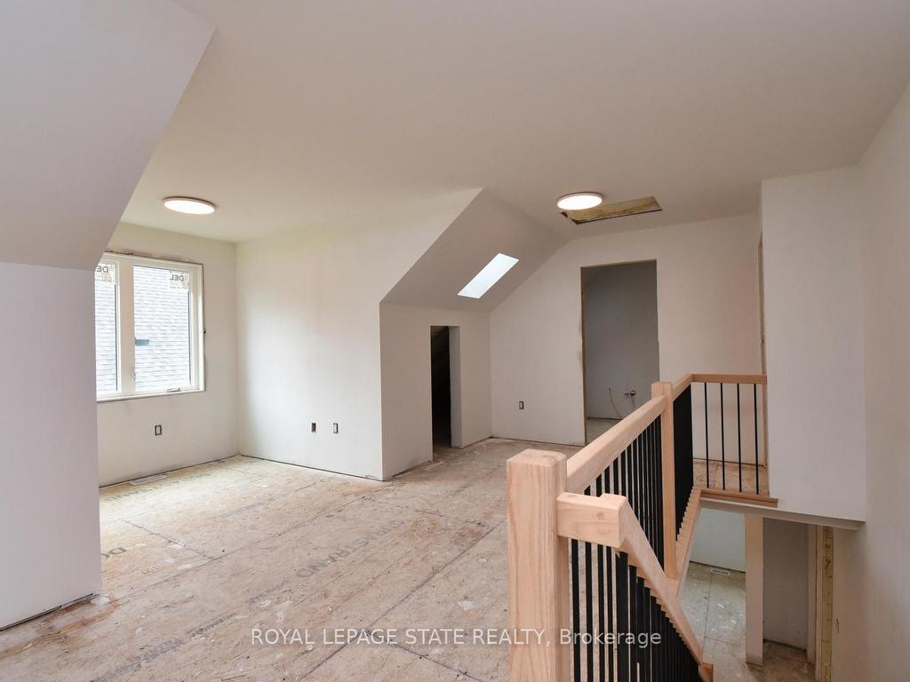 









279


Hess

Street South,
Hamilton,




ON
L8P 3P6

