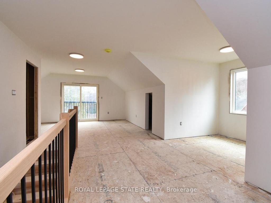 









279


Hess

Street South,
Hamilton,




ON
L8P 3P6

