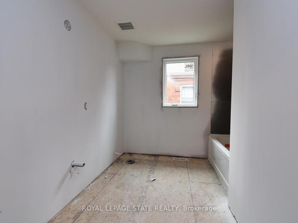 









279


Hess

Street South,
Hamilton,




ON
L8P 3P6

