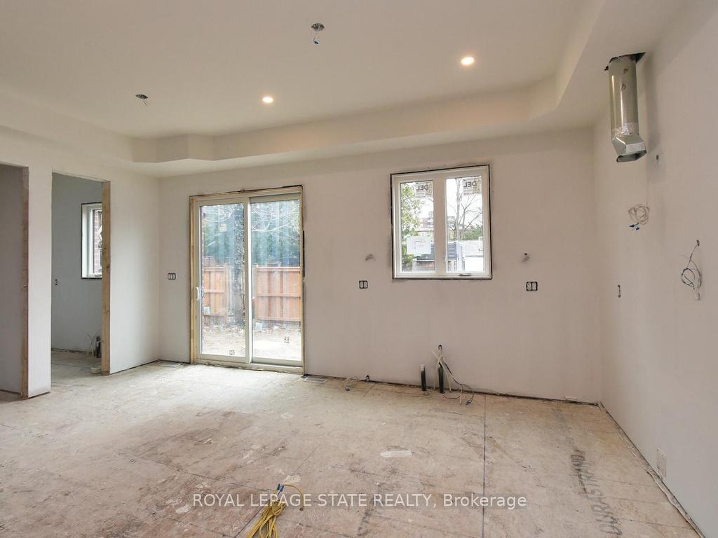 









279


Hess

Street South,
Hamilton,




ON
L8P 3P6

