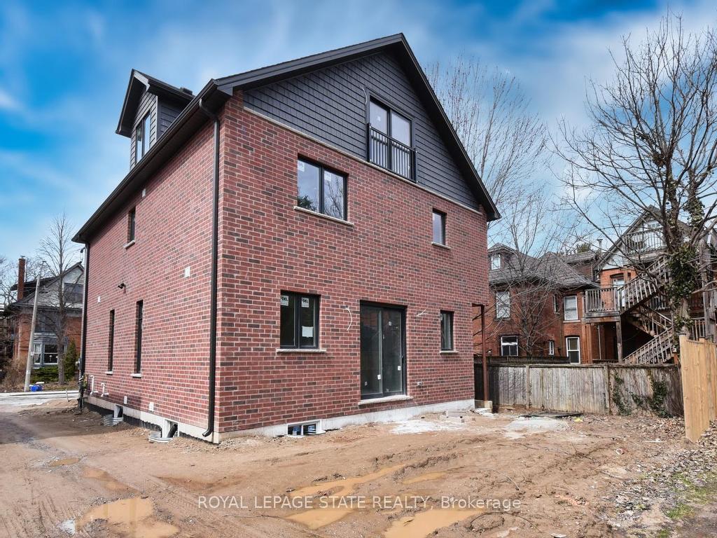 









279


Hess

Street South,
Hamilton,




ON
L8P 3P6

