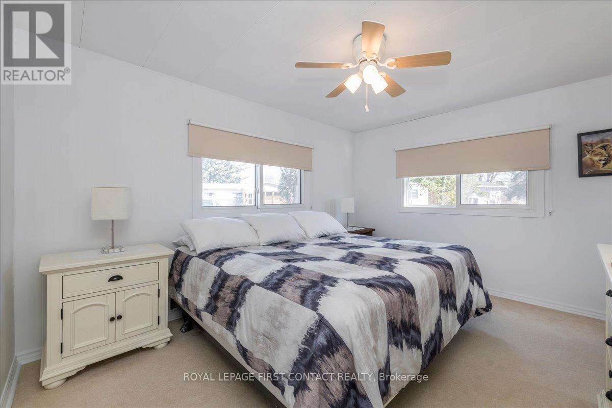 












25 HAWTHORNE DRIVE

,
Innisfil,




Ontario
L9S1P1

