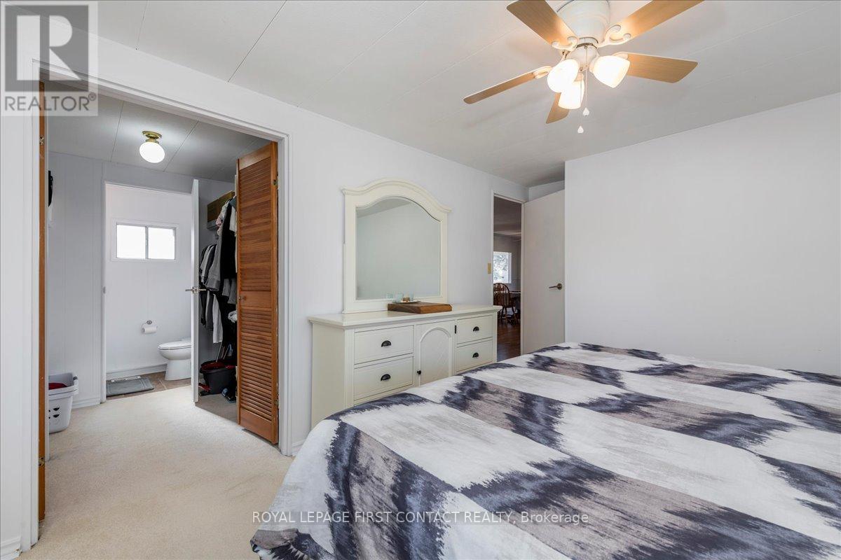 












25 HAWTHORNE DRIVE

,
Innisfil,




Ontario
L9S1P1

