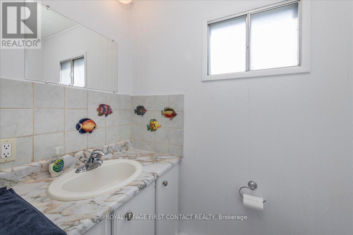 












25 HAWTHORNE DRIVE

,
Innisfil,




Ontario
L9S1P1

