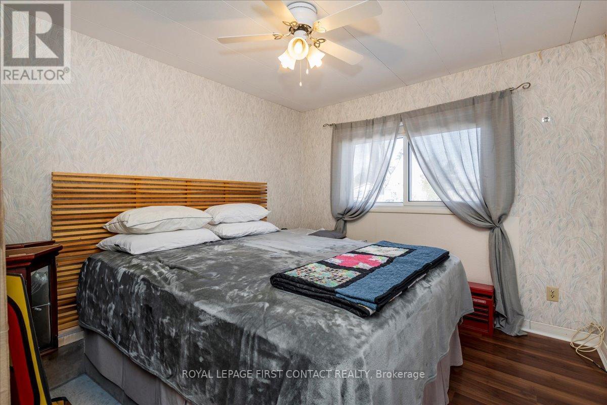 












25 HAWTHORNE DRIVE

,
Innisfil,




Ontario
L9S1P1

