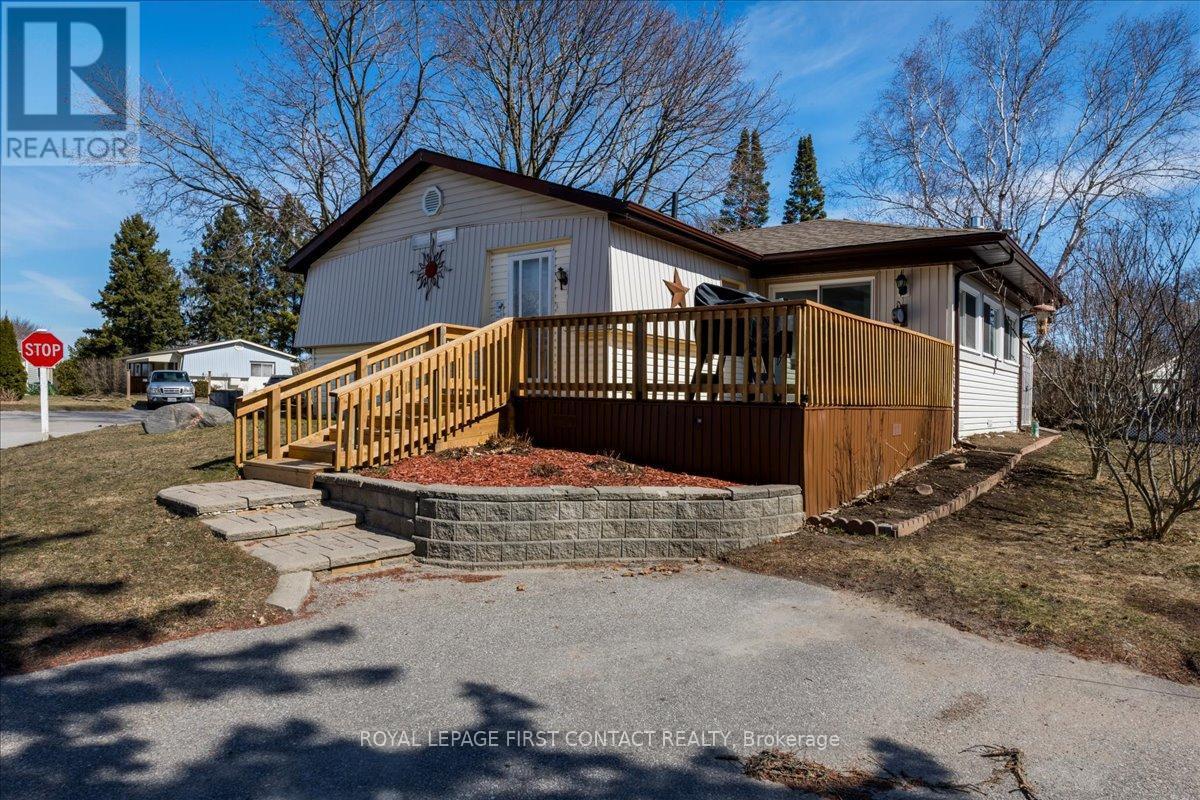 












25 HAWTHORNE DRIVE

,
Innisfil,




Ontario
L9S1P1

